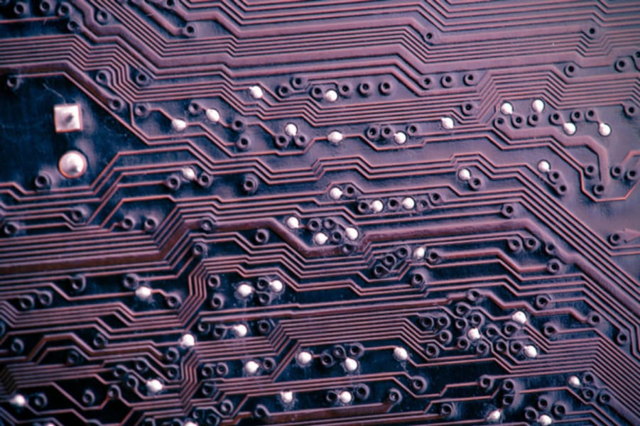 多層PCB線路板，多層PCB的最外層一般是什么？